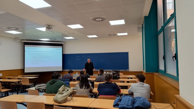 Charla en la Universitat Jaume I: Evolutia como referente en eficiencia energética